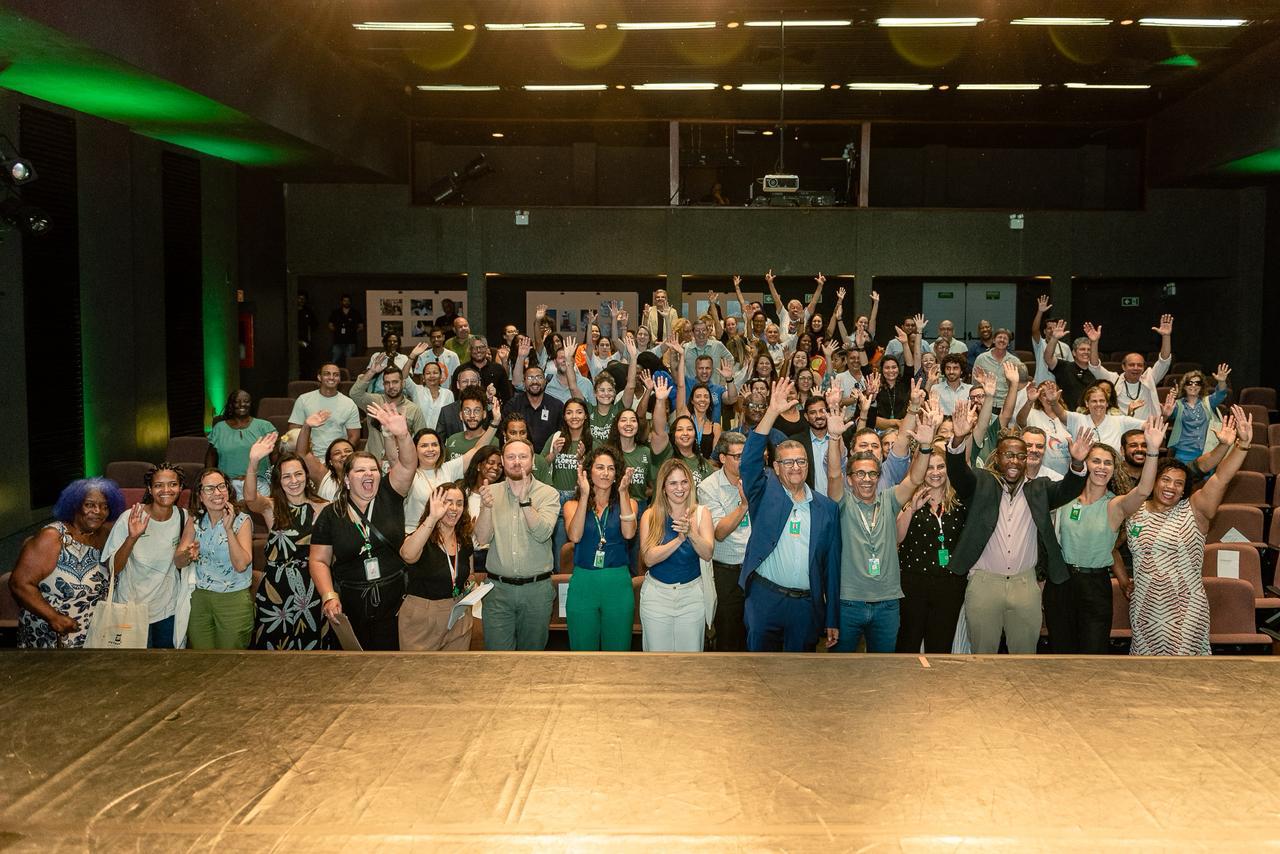 Evento de assinatura com projetos socioambientais que atuam no entorno da Reduc